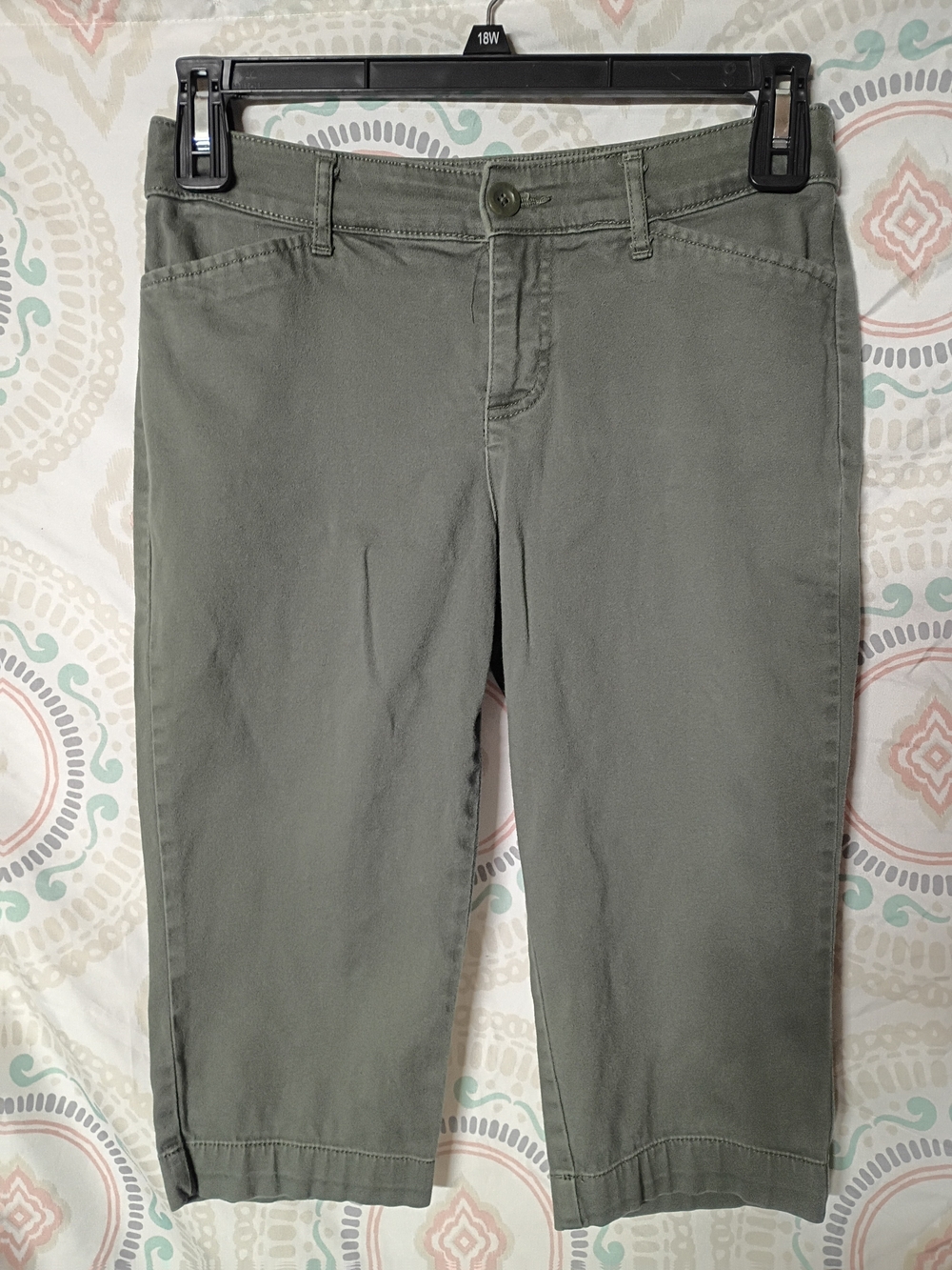 St. John's Bay Olive Cropped Capris